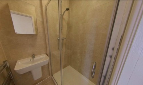 Second Shower Room at 22 Khartoum Road